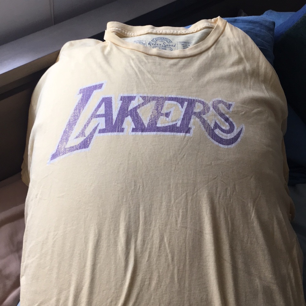 Lakers Retro Tee Shirt Size XL
